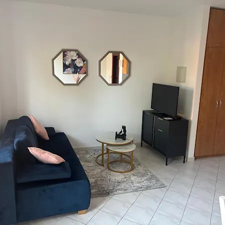 Leona Apartament